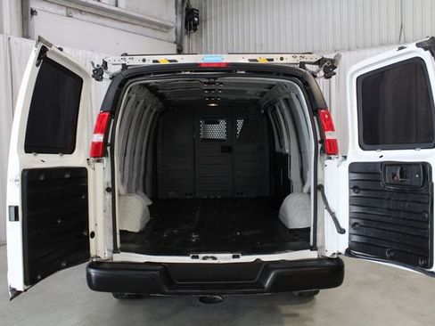 Used 2022 Chevrolet Express 2500 w/ Driver Convenience Package RWD image 28