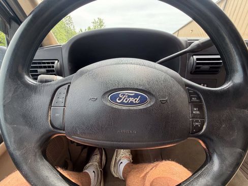 Used 2005 Ford F250 XLT AWD/4WD image 23