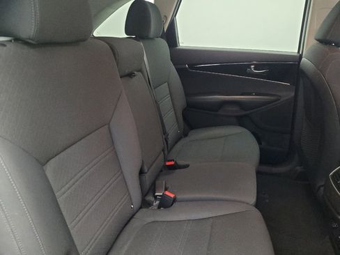 Used 2020 Kia Sorento LX FWD image 19