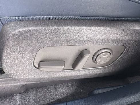 New 2026 Kia Carnival EX image 11