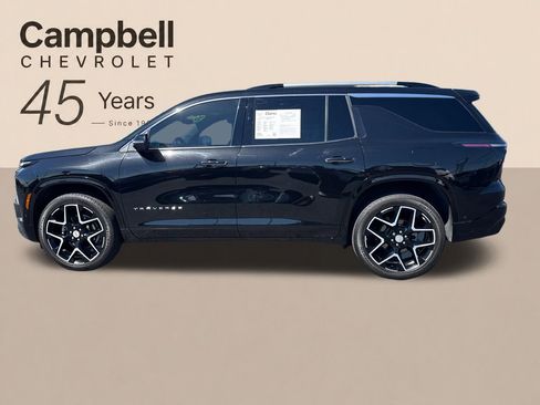 Used 2025 Chevrolet Traverse High Country FWD image 2