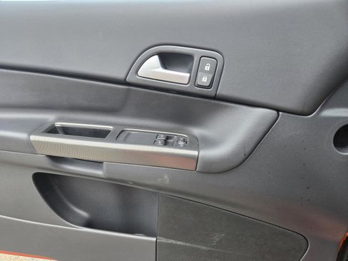 Used 2011 Volvo C30 T5 R-Design image 18