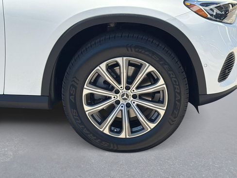 Used 2024 Mercedes-Benz GLC 300 image 33