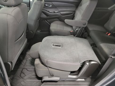 Used 2019 Chevrolet Traverse LT w/ LPO, Floor Liner Package AWD/4WD image 25