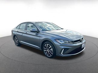 Used 2025 Volkswagen Jetta SE video 2