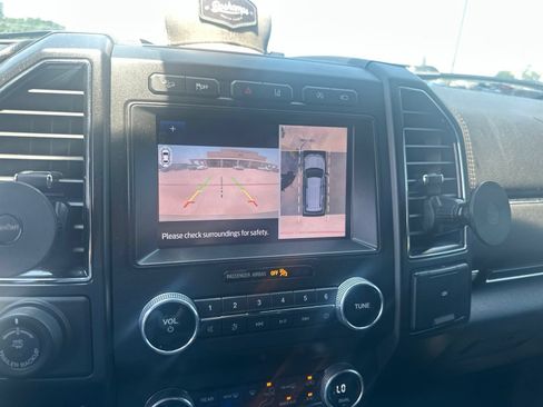 Used 2021 Ford Expedition Limited AWD/4WD image 12