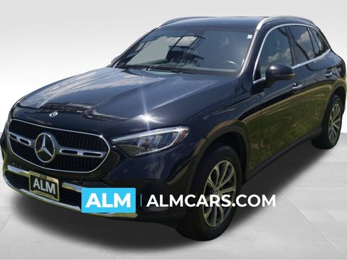Used 2024 Mercedes-Benz GLC 300 4MATIC image 1
