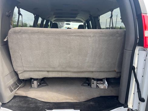 Used 2005 Chevrolet Express 3500 Extended Passenger w/ LS Preferred Equipment Group image 10