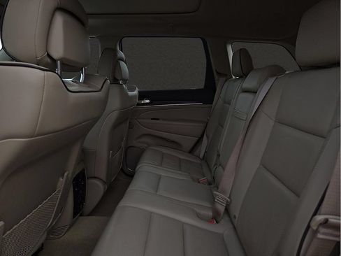 Used 2019 Jeep Grand Cherokee Overland AWD/4WD image 9