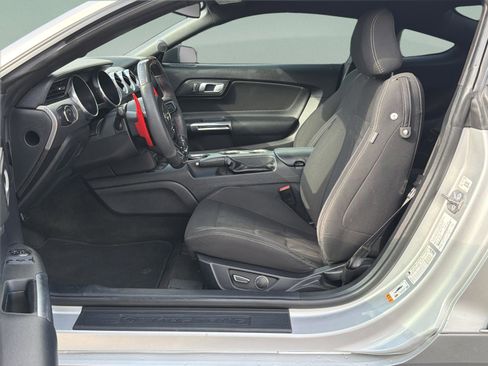 Used 2018 Ford Mustang GT image 33