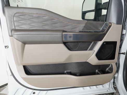 Used 2025 Ford F450 Platinum w/ Platinum Plus Package image 14