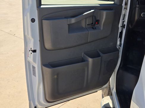 Used 2024 Chevrolet Express 2500 w/ Driver Convenience Package image 11