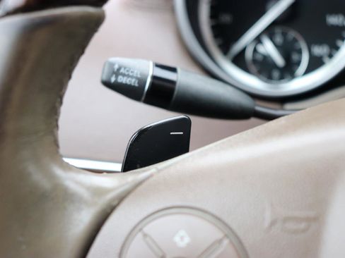 Used 2010 Mercedes-Benz GL 450 4MATIC image 33