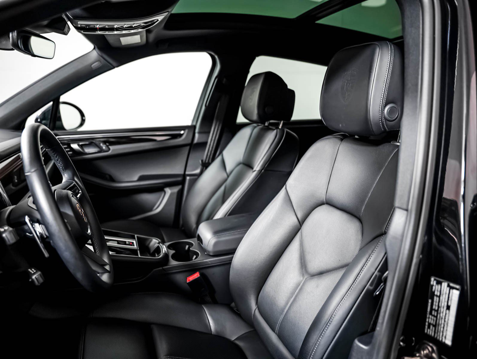 Certified 2026 Porsche Macan S AWD/4WD image 5