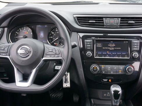 Used 2019 Nissan Rogue Sport S image 26