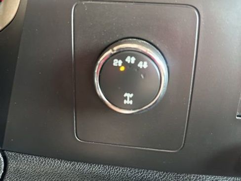 Used 2013 Chevrolet Silverado 2500 LT w/ Texas Edition image 23