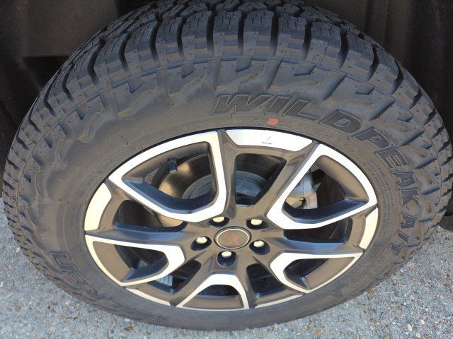 Used 2025 Jeep Compass Trailhawk AWD/4WD image 14