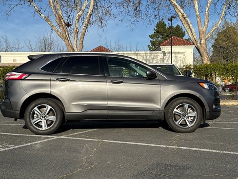 Certified 2024 Ford Edge SEL w/ Convenience Package image 3