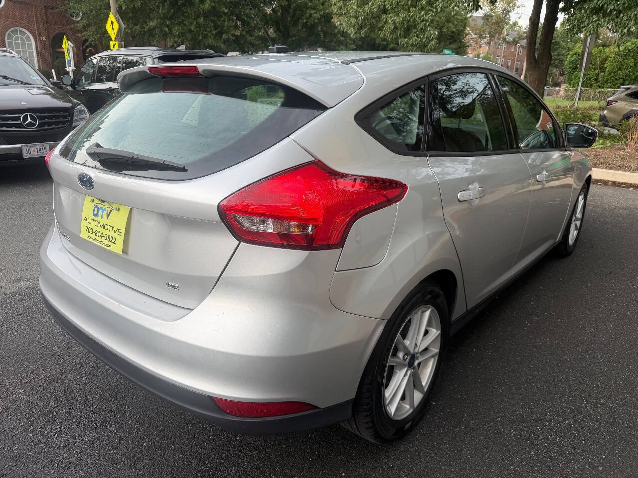 Used 2015 Ford Focus SE w/ SE Cold Weather Package FWD image 6