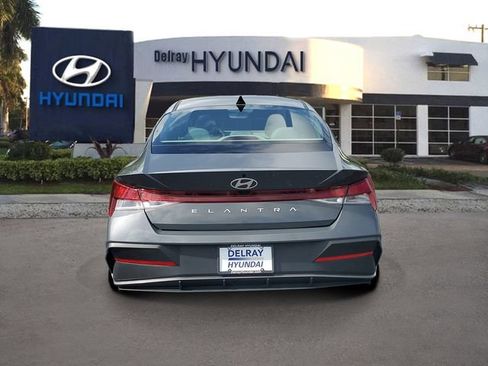 Certified 2024 Hyundai Elantra SEL FWD image 5