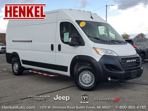 Used 2025 RAM ProMaster 2500 w/ Convenience Group image 1