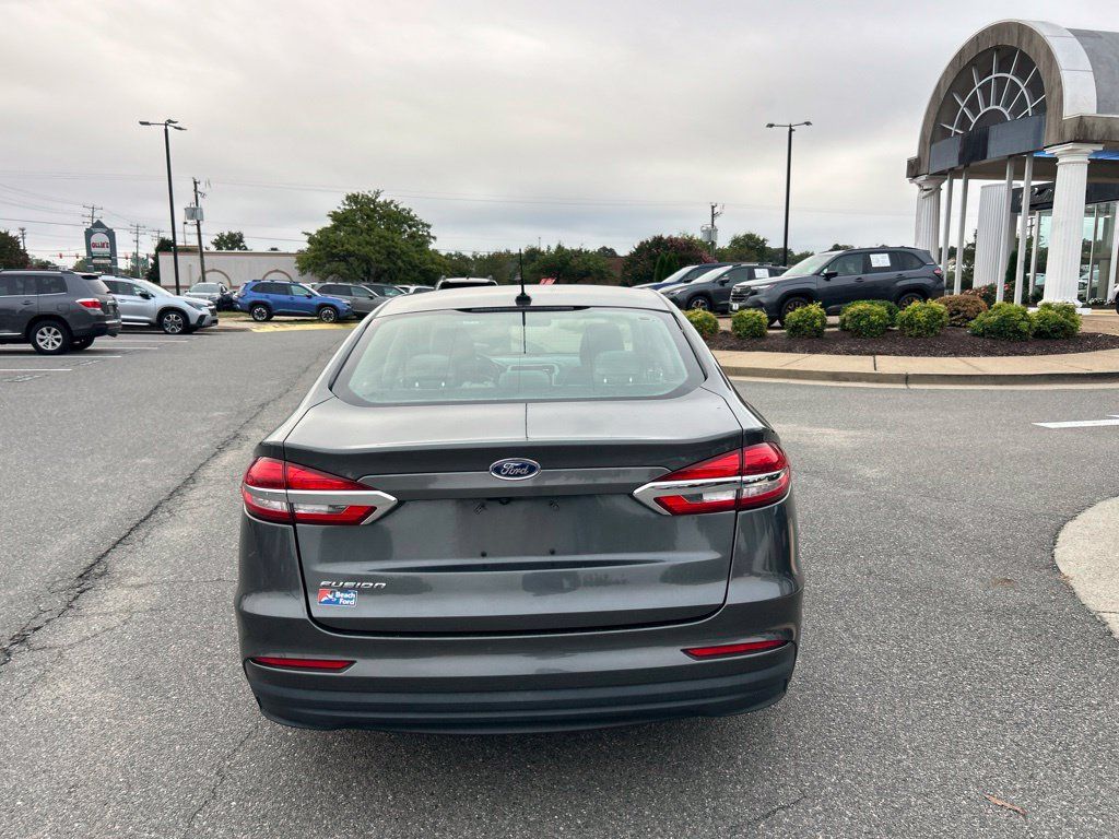 Used 2019 Ford Fusion S FWD image 4