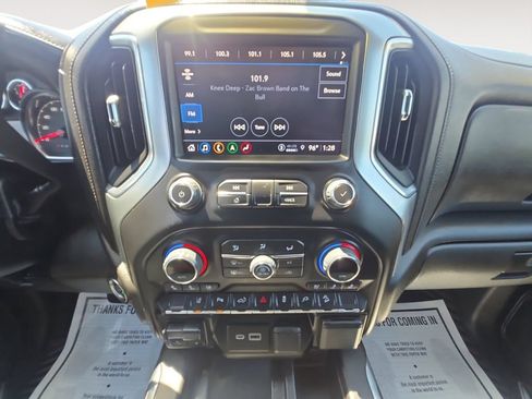 Used 2022 Chevrolet Silverado 2500 LTZ w/ LTZ Convenience Package AWD/4WD image 13