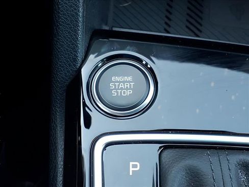 Used 2025 Kia Sportage SX image 27