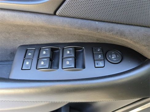 Used 2020 Cadillac Escalade ESV Platinum image 18