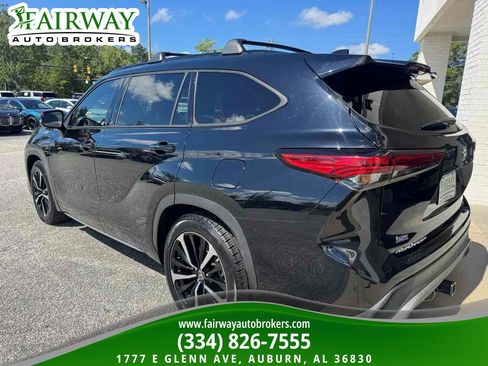 Used 2021 Toyota Highlander XSE FWD image 8
