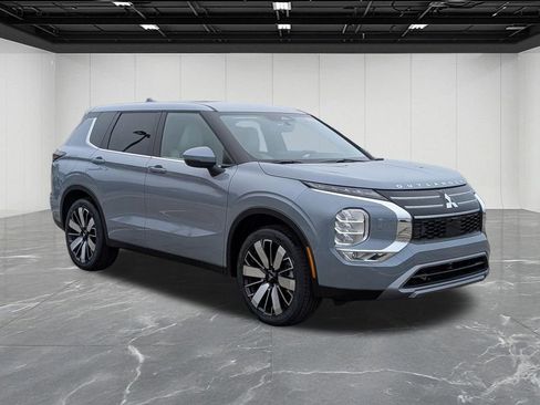 New 2026 Mitsubishi Outlander SE image 7