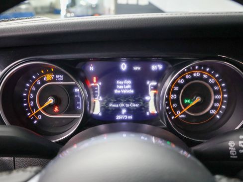 Used 2023 Jeep Wrangler Unlimited Sahara AWD/4WD image 17