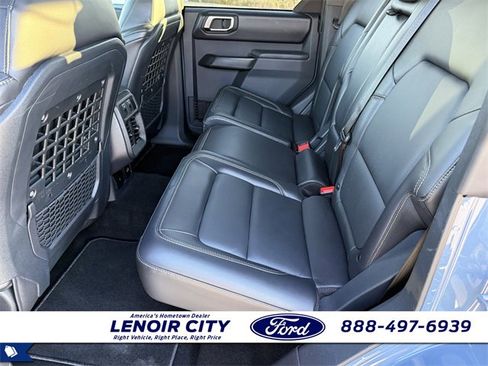 Used 2025 Ford Bronco Badlands image 10