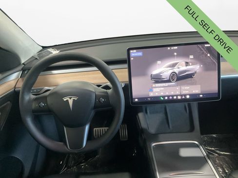 Used 2023 Tesla Model Y Performance AWD/4WD image 10