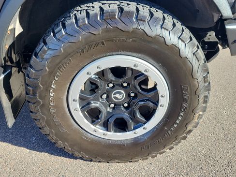 Used 2023 Ford Bronco Badlands image 8