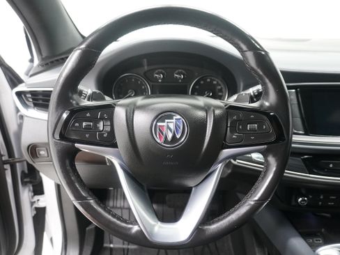 Used 2022 Buick Enclave Essence FWD image 18