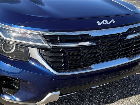 Used 2024 Kia Seltos EX image 27