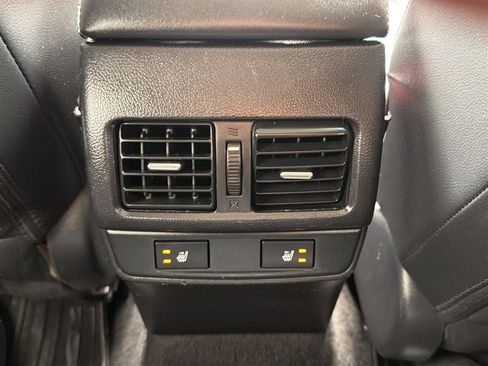 Used 2016 Subaru Outback 2.5i Limited AWD/4WD image 17