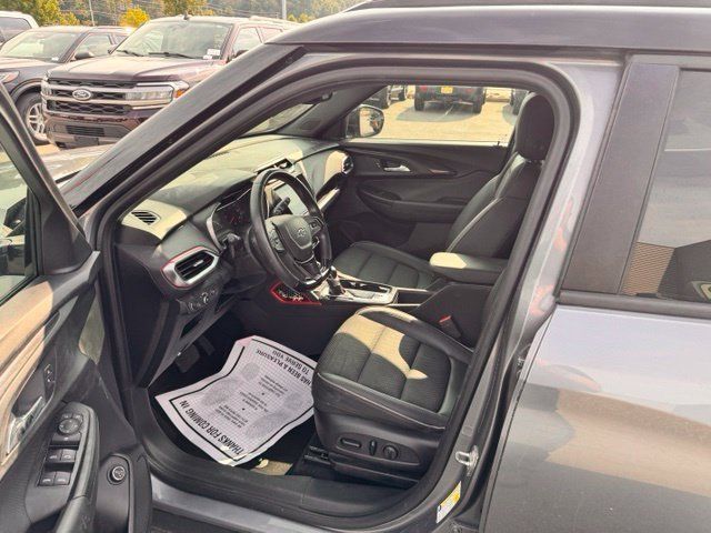 Used 2021 Chevrolet TrailBlazer RS w/ Sun and Liftgate Package AWD/4WD image 19