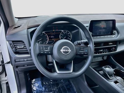 Certified 2023 Nissan Rogue SV FWD image 8