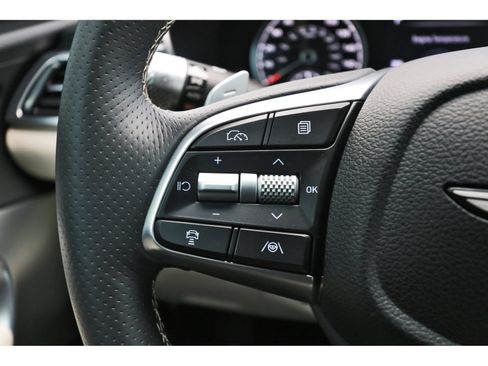 Used 2026 Genesis G70 2.5T RWD image 17