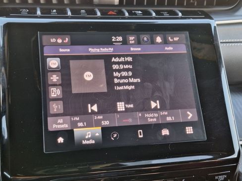 Used 2024 Jeep Grand Cherokee Altitude image 19