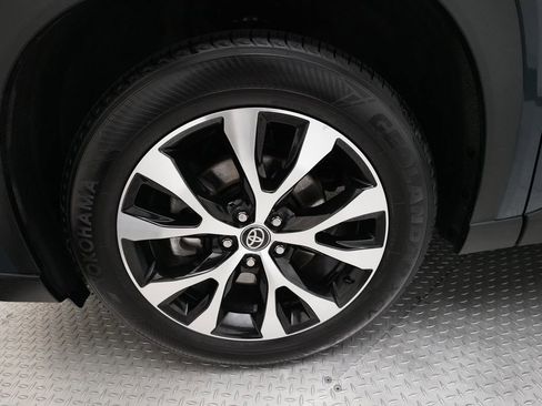 Used 2024 Toyota Grand Highlander AWD Hybrid image 27