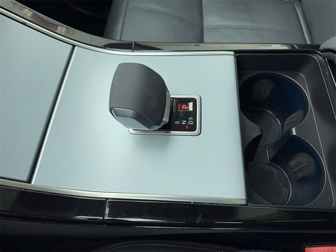 Used 2024 Land Rover Range Rover Velar S image 33