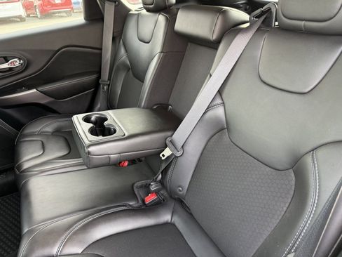 Used 2019 Jeep Cherokee Latitude Plus w/ Cold Weather Group image 14