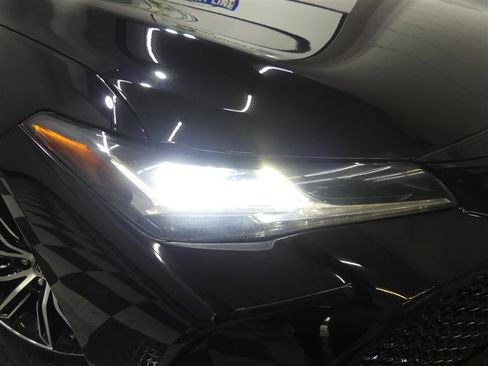 Used 2019 Toyota Avalon Touring w/ Advanced Safety Package image 15