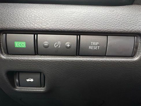 Used 2025 Nissan Sentra SR w/ SR Premium Package image 21