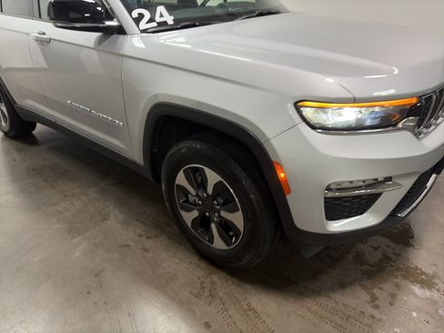 Used 2024 Jeep Grand Cherokee Limited 4xe AWD/4WD image 38