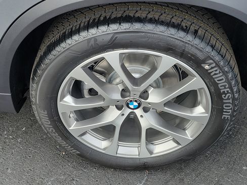 New 2026 BMW X5 xDrive40i w/ Climate Comfort Package image 5