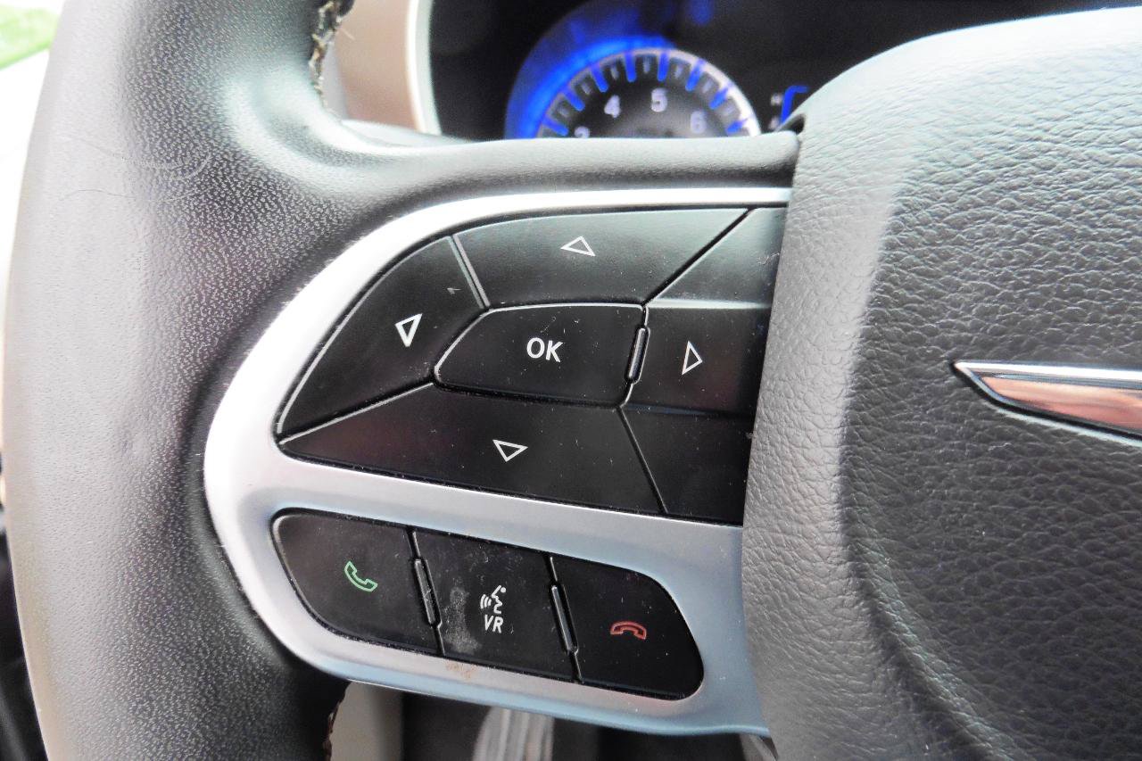 Used 2022 Chrysler Voyager LX FWD image 8